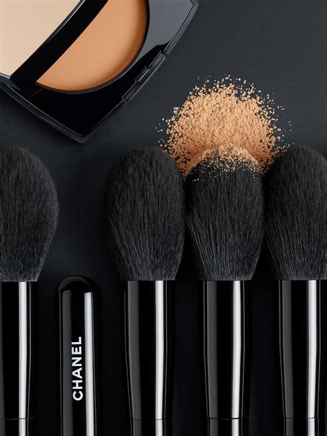 chanel foundation brush